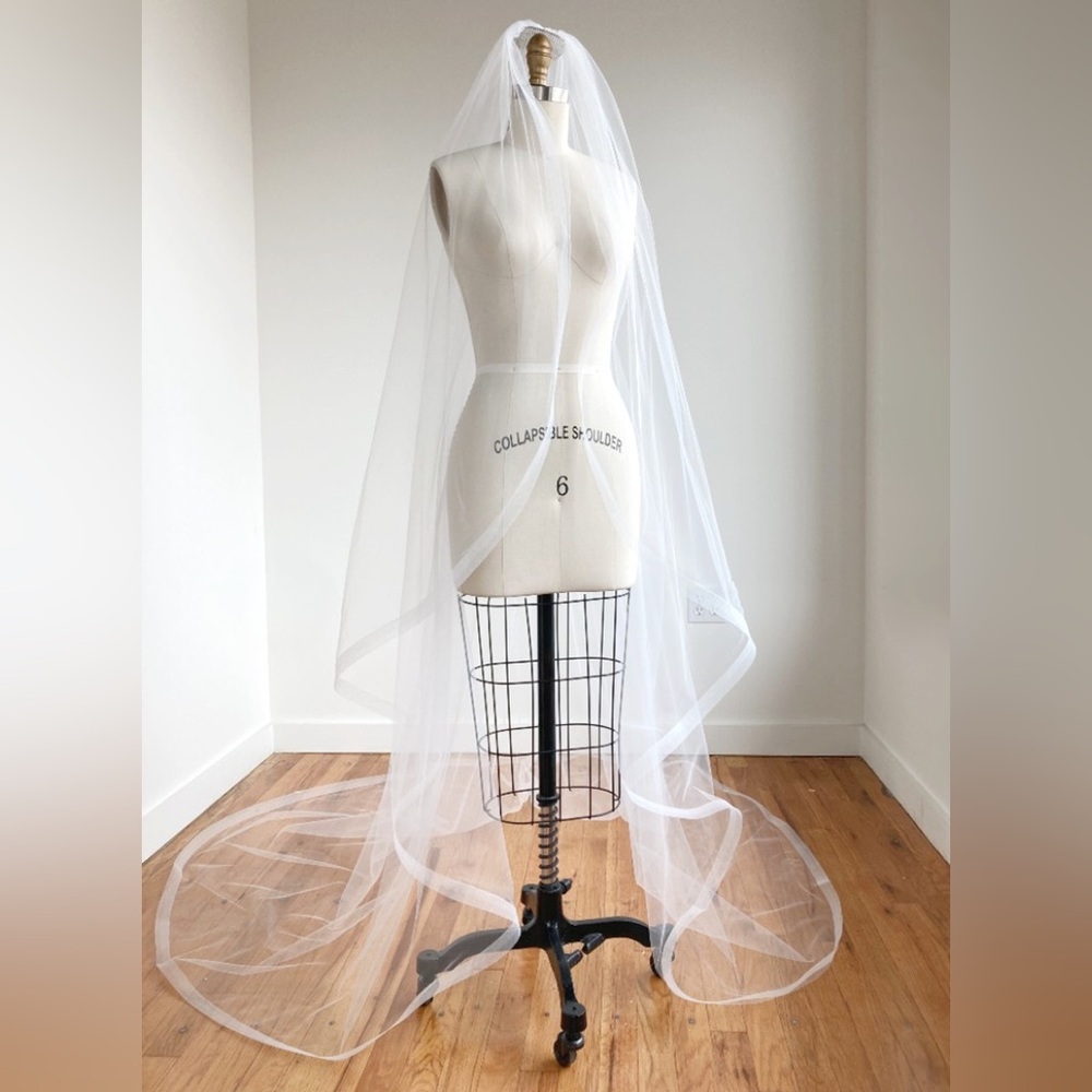 Sara Gabriel Julianne veil 110”